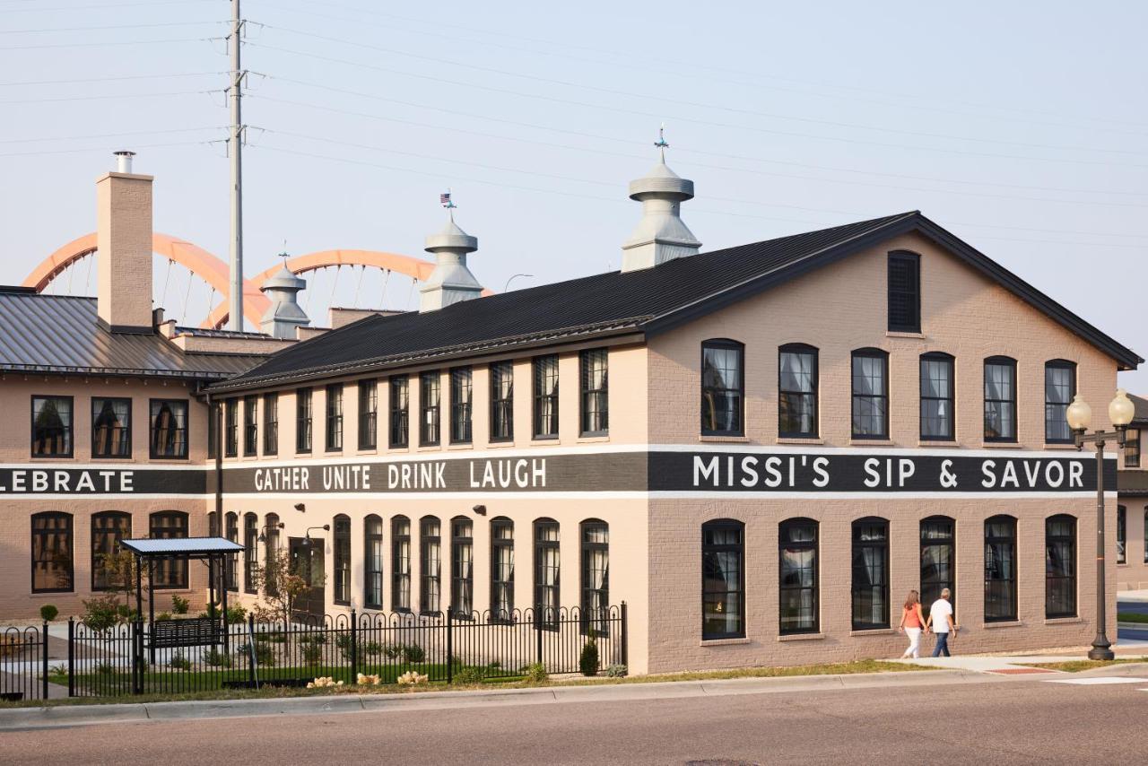 The Confluence Hotel Hastings Exterior foto